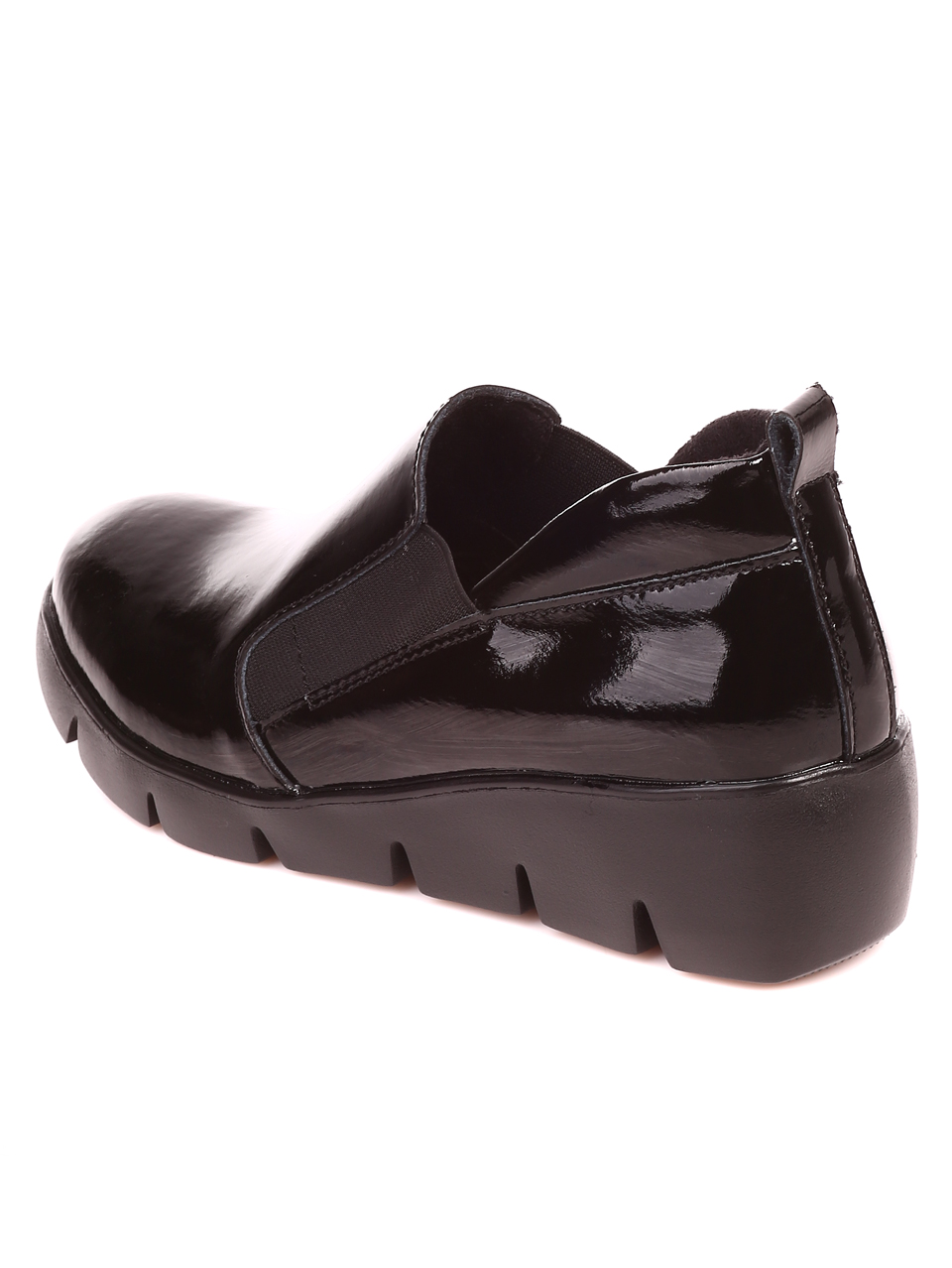 Ежедневни дамски лачени обувки в черно 3AF-21566 black 