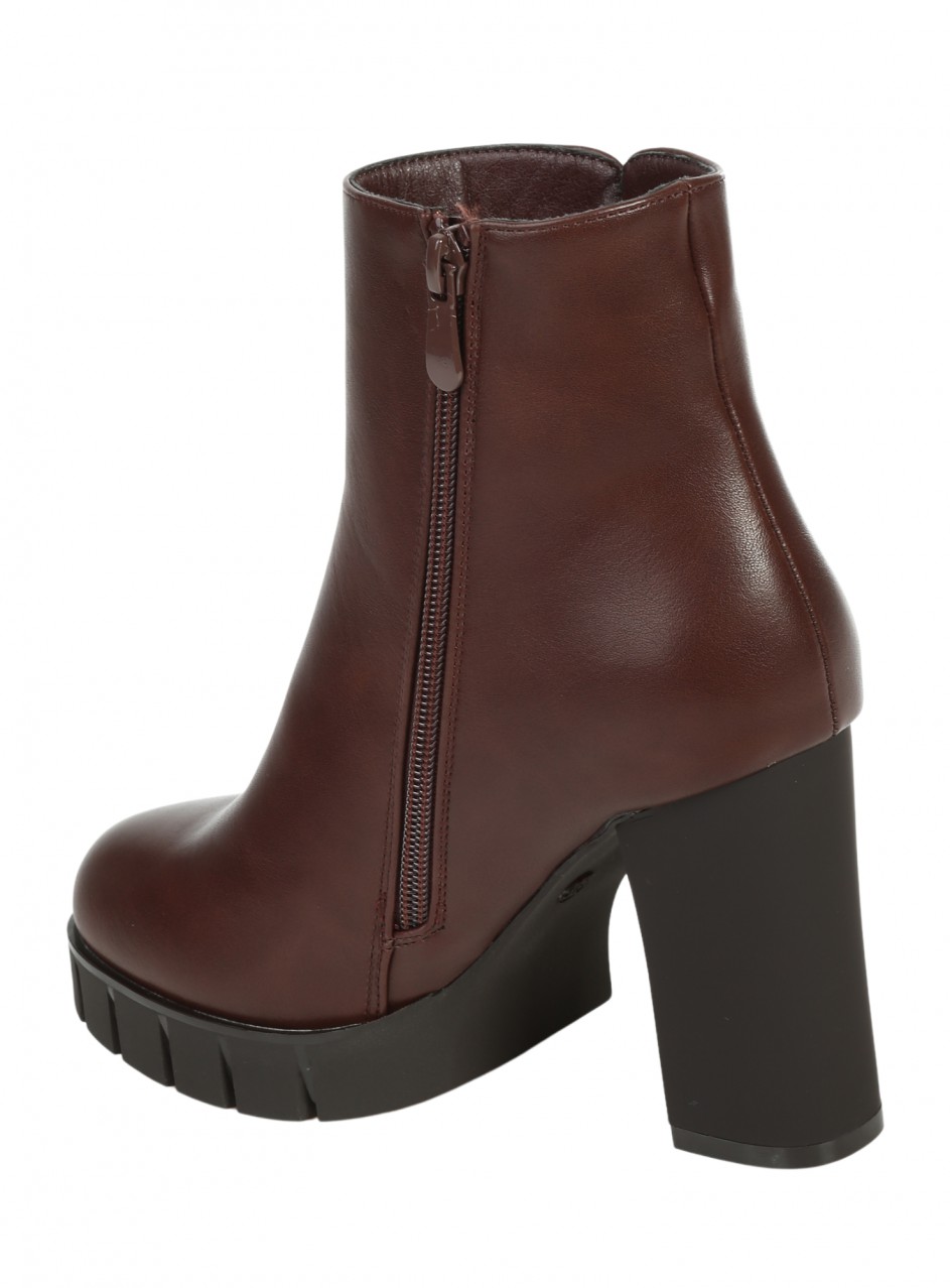 Дамски боти на ток в кафяво 2R-25559 brown pu