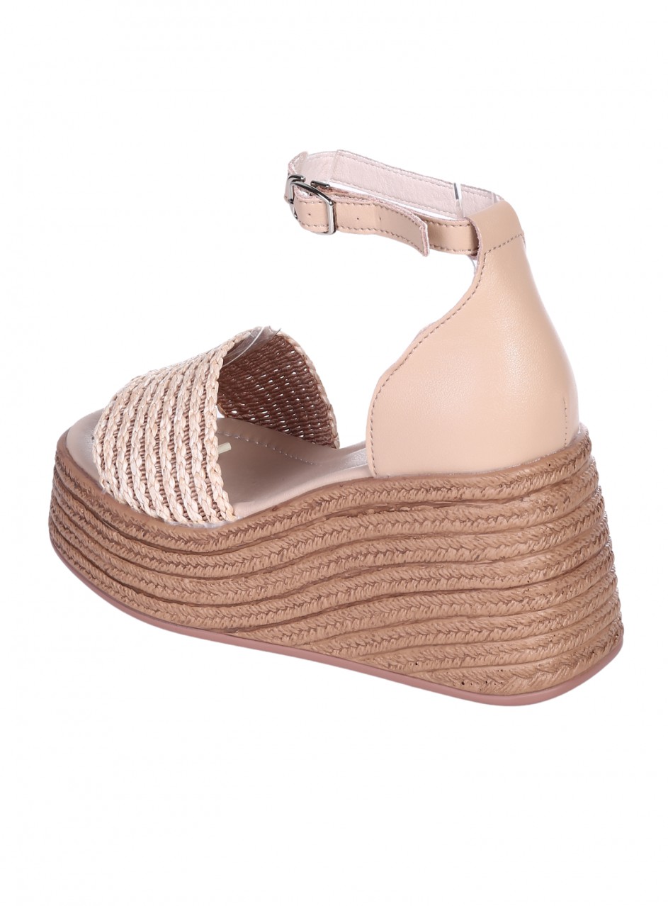 Ежедневни дамски сандали на платформа от естествена кожа и текстил в бежово 4AF-26006 beige