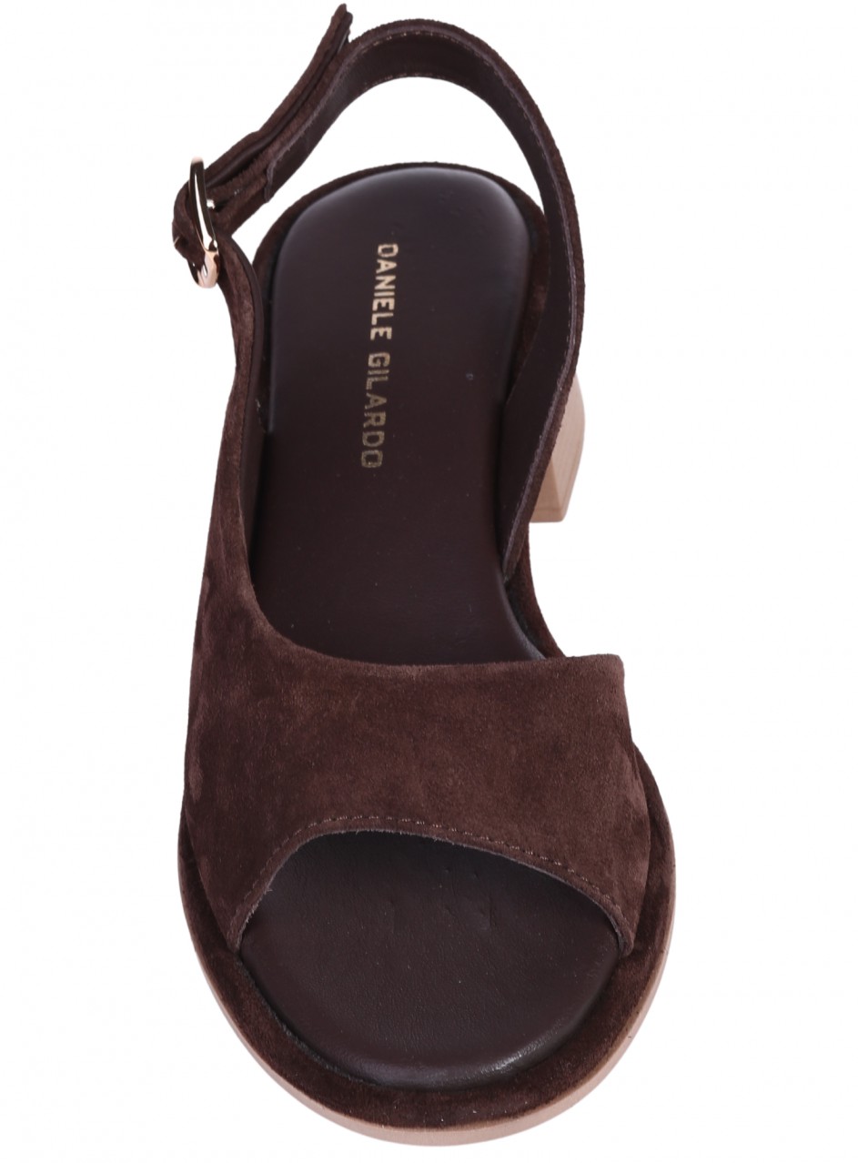 Ежедневни дамски сандали на ток от естествен велур в кафяв цвят 4AT-26253 brown