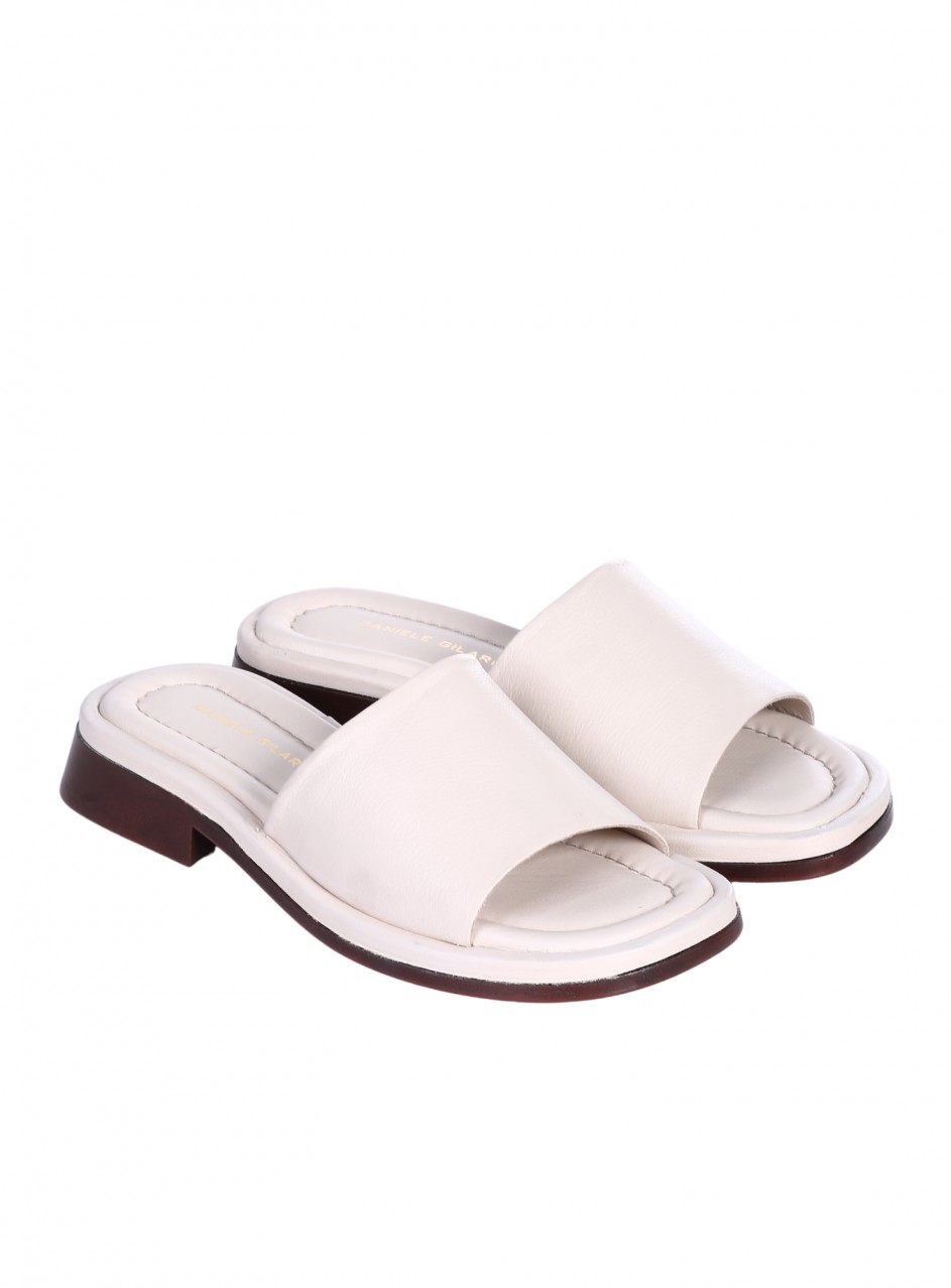 Ежедневни дамски чехли от естествена кожа в бежово 5AT-26255 beige