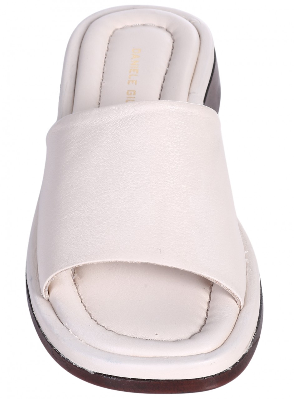 Ежедневни дамски чехли от естествена кожа в бежово 5AT-26255 beige