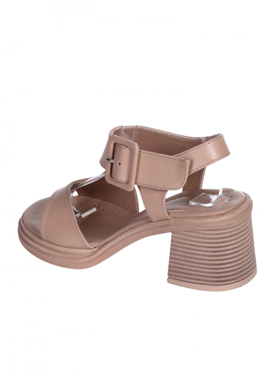 Ежедневни дамски сандали от естествена кожа в бежово 4AT-26227 nude