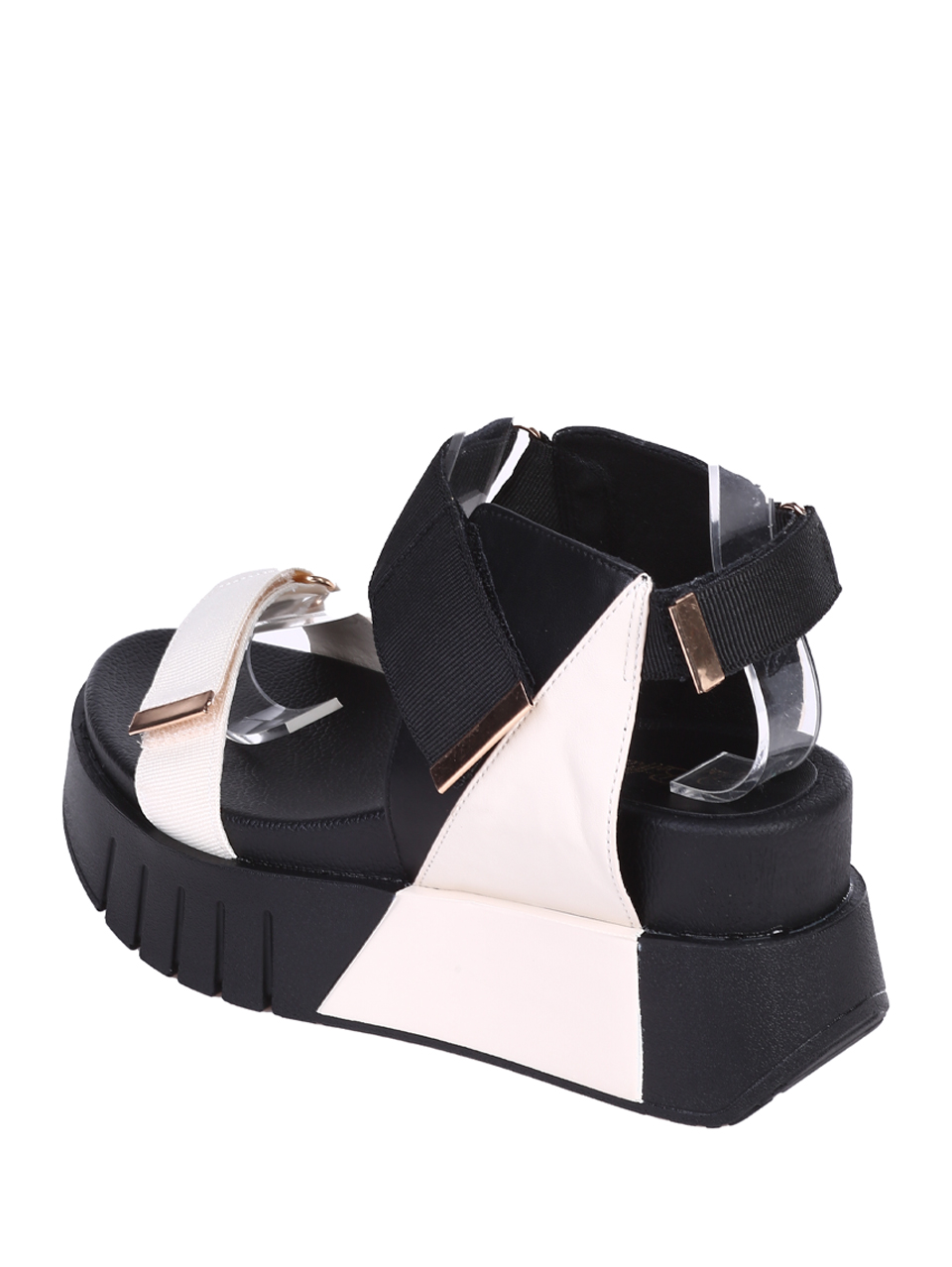 Ежедневни дамски сандали, на платформа, в бял/черен цвят 4H-26089 (25149) white