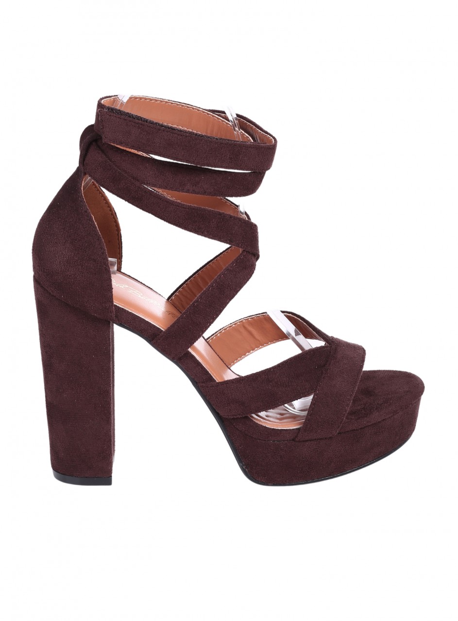 Елегантни дамски сандали, на ток, в кафяво 4M-26035 brown microfiber
