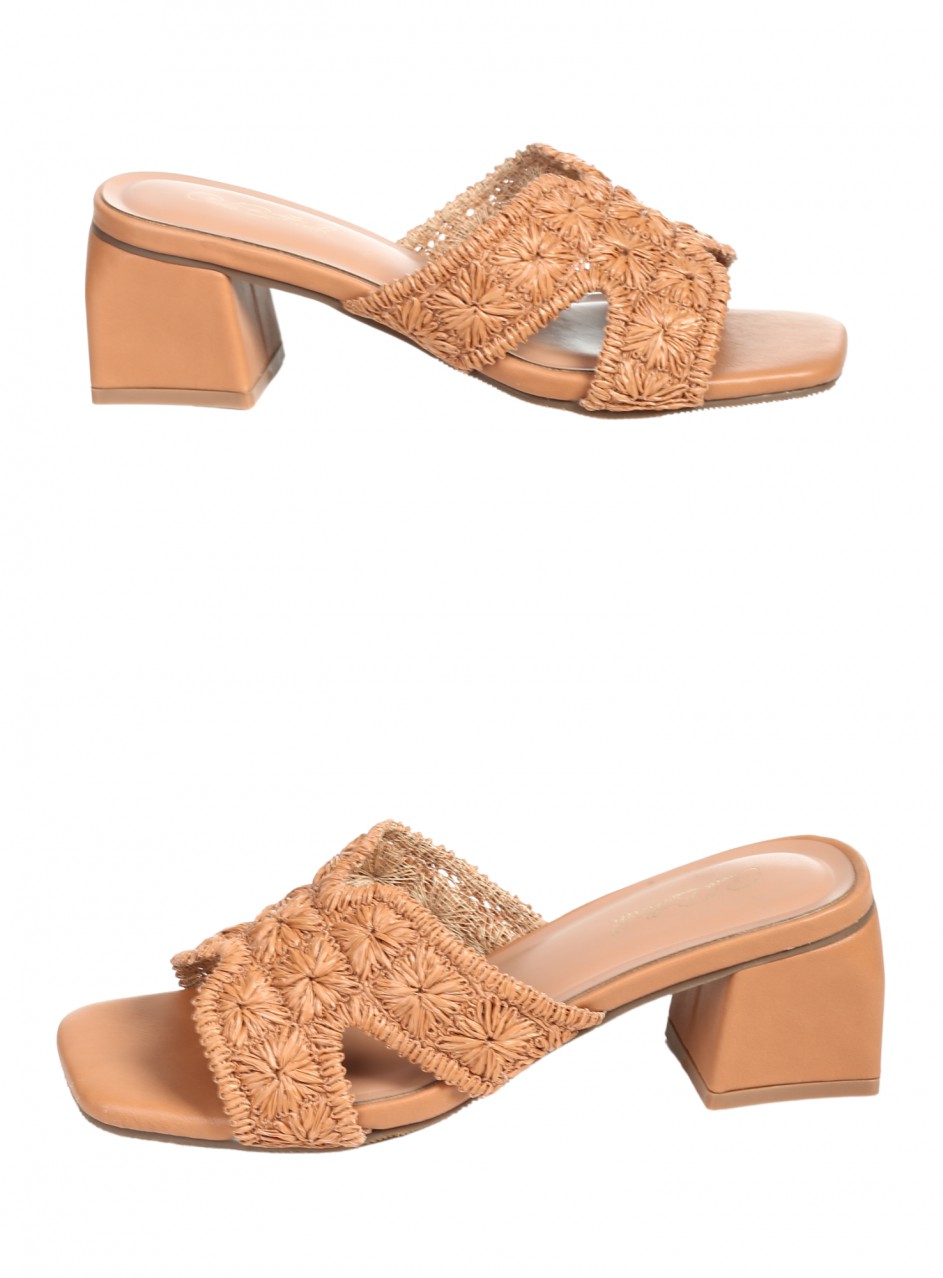 Ежедневни дамски чехли на ток в цвят камел 5C-26148 camel