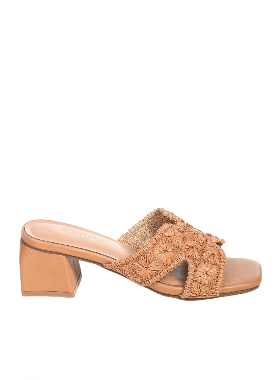 Ежедневни дамски чехли на ток в цвят камел 5C-26148 camel