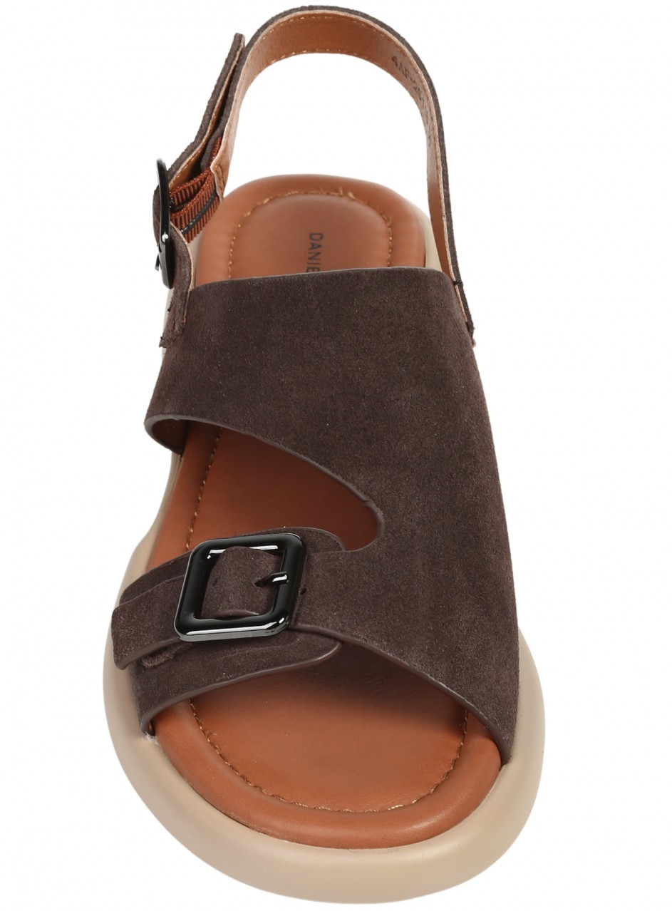 Ежедневни дамски сандали на платформа от естествен велур в кафяво 4AF-26118 brown