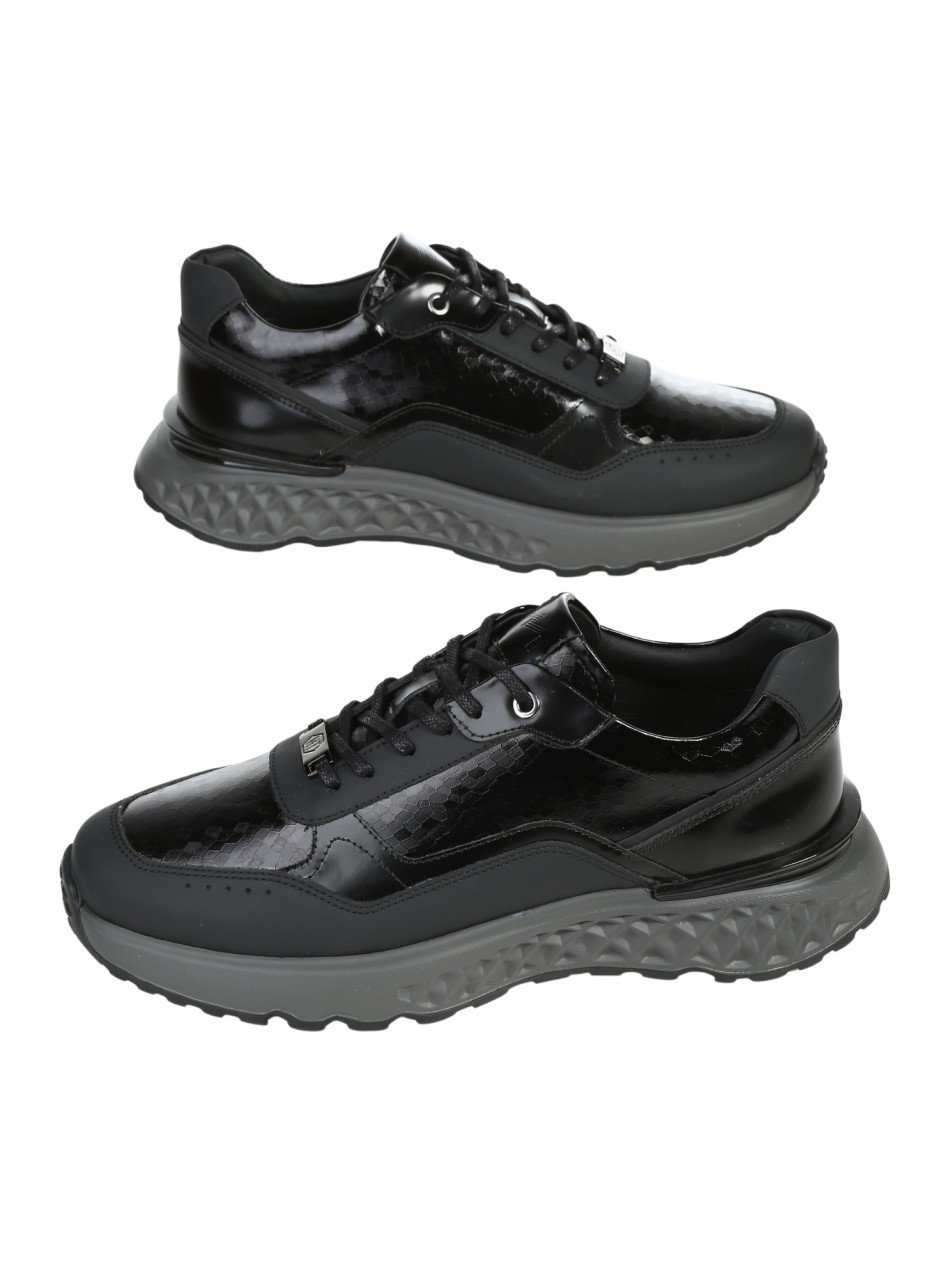 Ежедневни мъжки обувки от лак в черно 152-22460 black