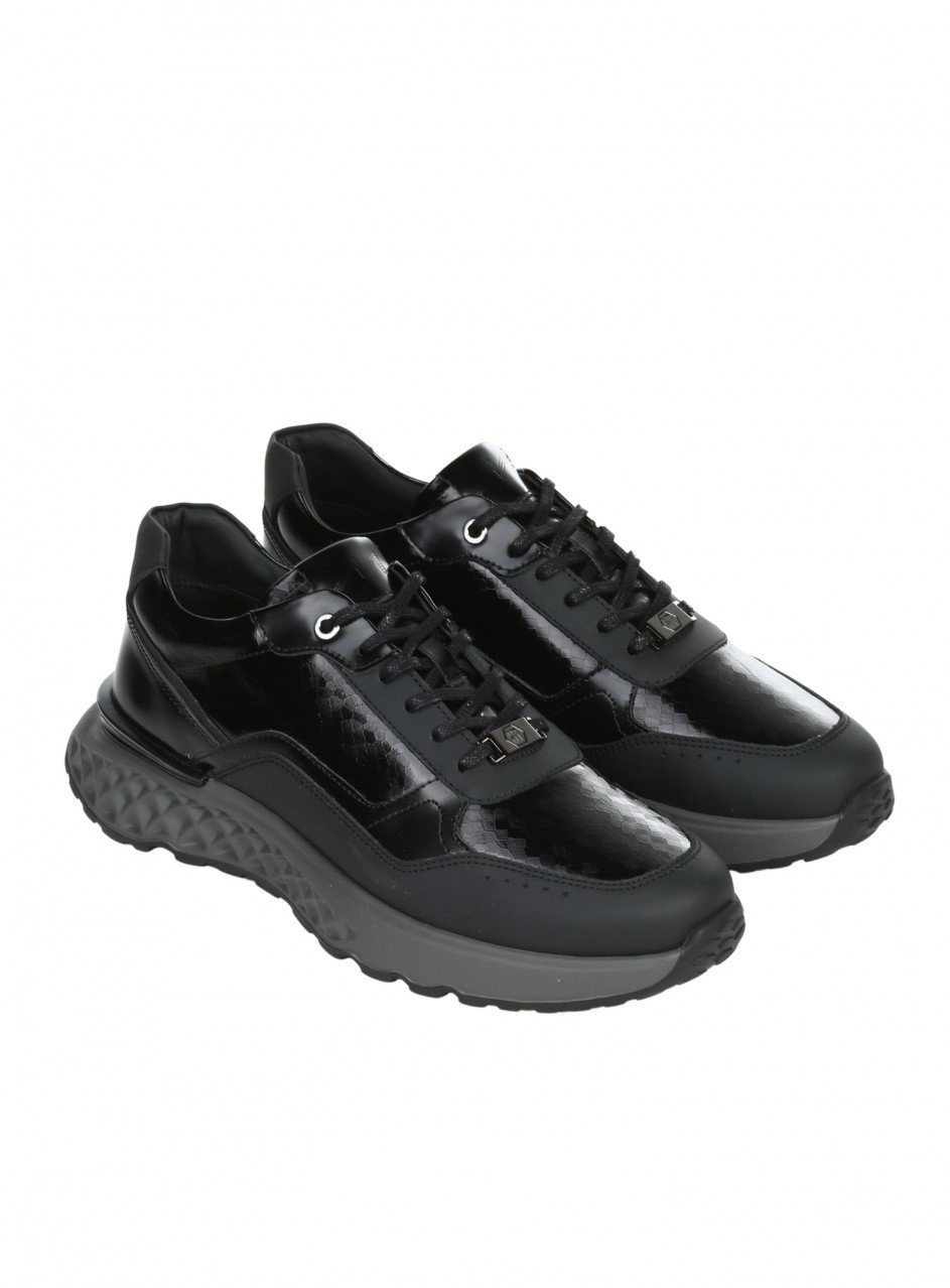 Ежедневни мъжки обувки от лак в черно 152-22460 black