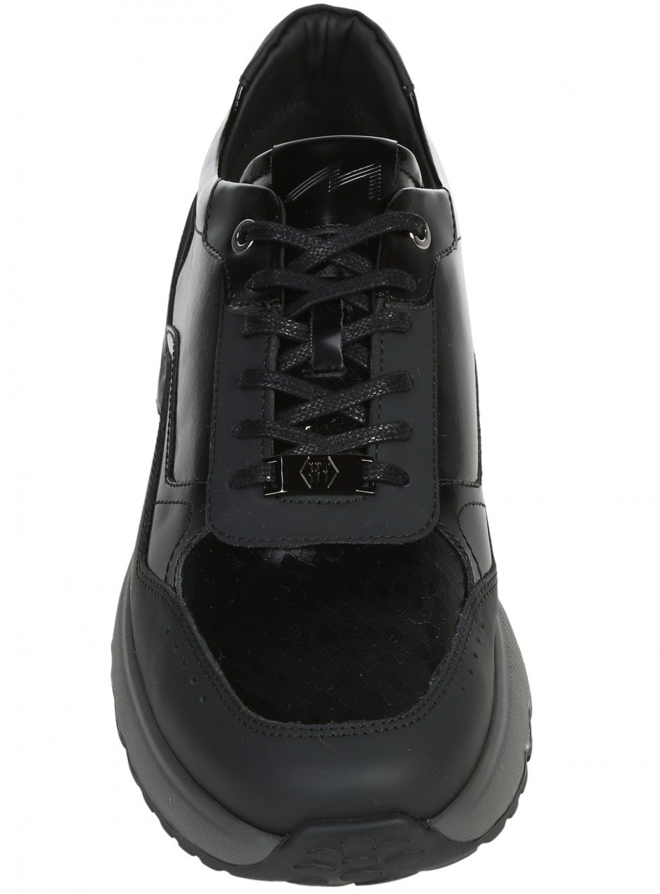 Ежедневни мъжки обувки от лак в черно 152-22460 black