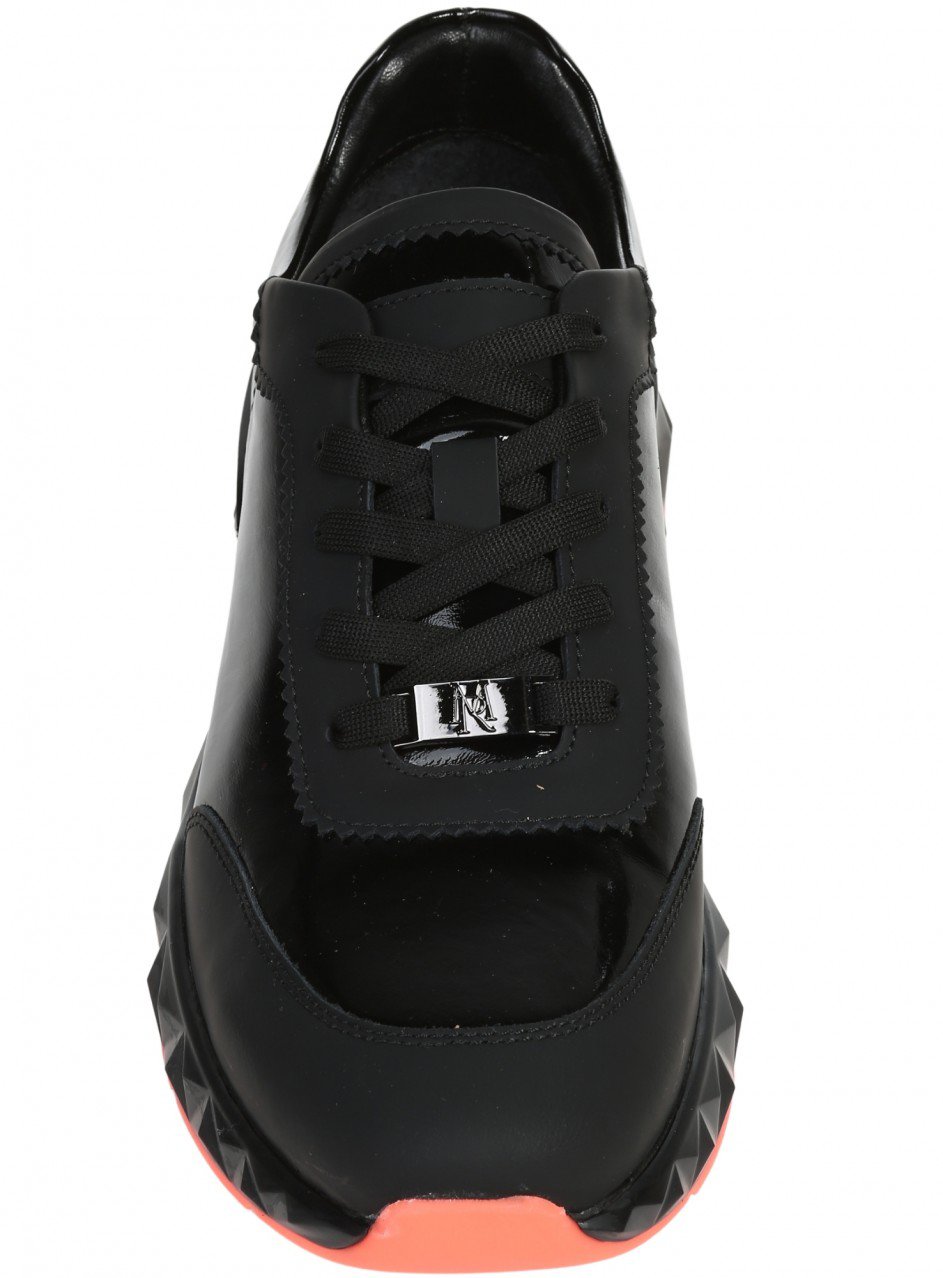Ежедневни мъжки обувки от лак в черно 152-23305 black