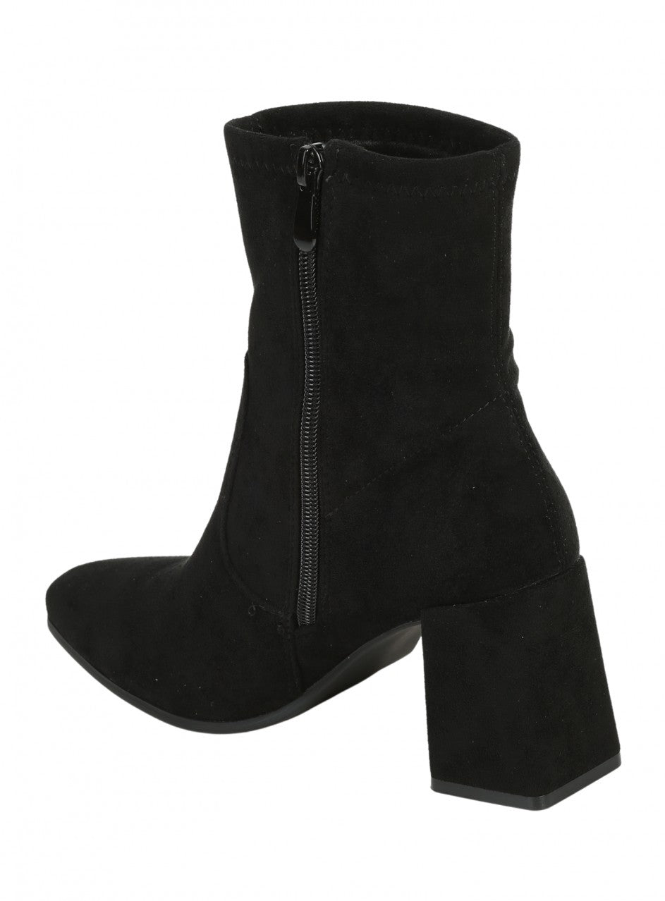 Елегантни дамски боти в черно 2R-25562 в черен цвят