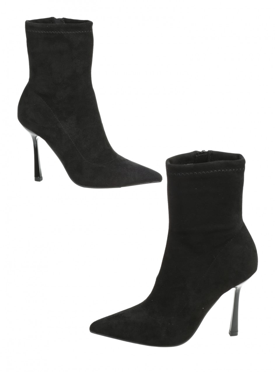 Елегантни дамски боти, на ток, в черно 2M-25590 в черен цвят