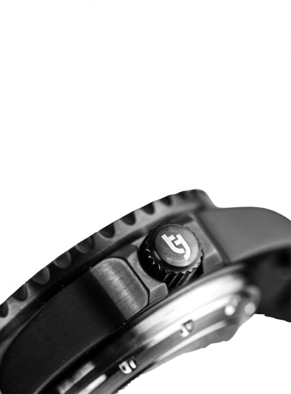 Tecnotempo - Automatic Diver 2000M White Submarine - Limited Edition -TT.2000.SNN в черен цвят