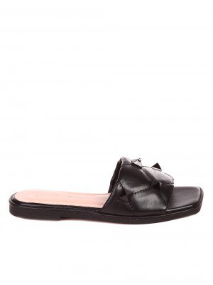 Ежедневни дамски чехли в черно 5M-22167 black