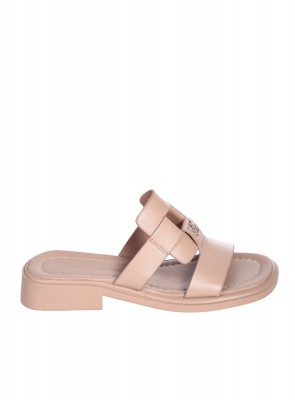 Ежедневни дамски чехли от естествена кожа, с декоративен метален орнамент в бежово 5AT-26226 nude